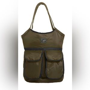 7 A.M. Voyage Barcelona Diaper Bag